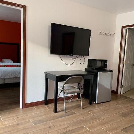 Norwalk Inn & Suites Zewnętrze zdjęcie