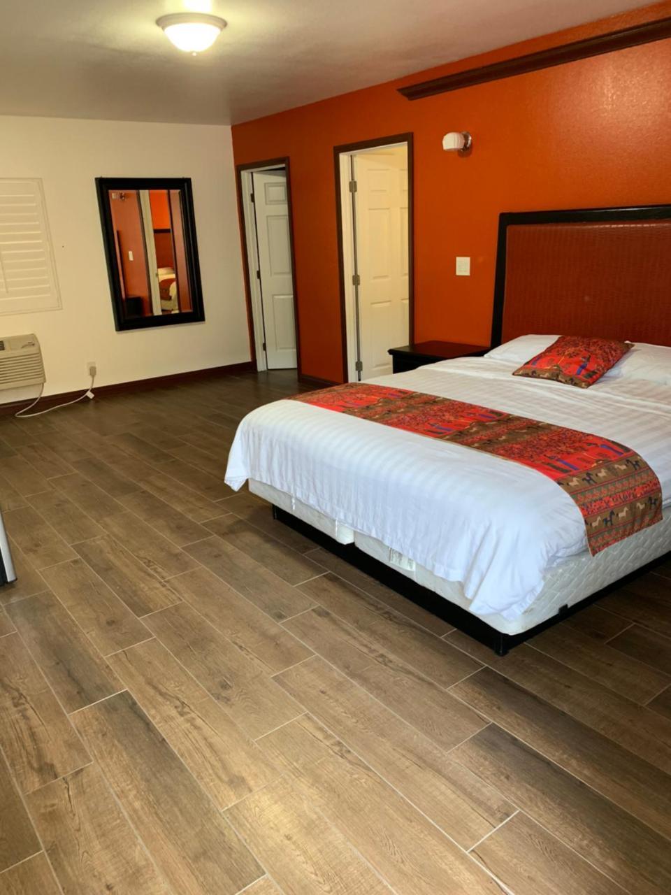 Norwalk Inn & Suites Zewnętrze zdjęcie