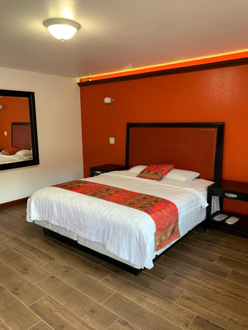 Norwalk Inn & Suites Zewnętrze zdjęcie